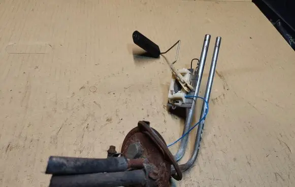 Jeep Cherokee XJ In-tank fuel pump