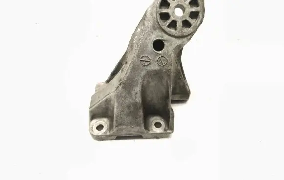Audi Q7 4L Engine mounting bracket