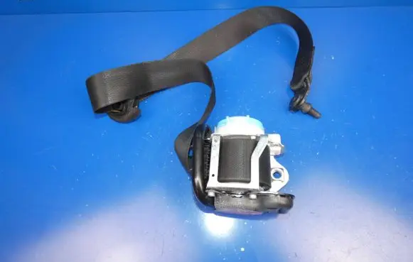 Mercedes-Benz CLA C117 X117 W117 Front seatbelt