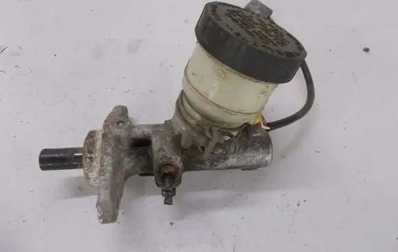 Daihatsu Cuore Master brake cylinder 
