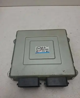 Mazda 5 Engine control unit/module L82318881B E6T53976H1