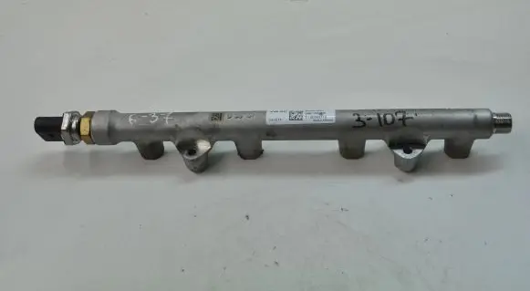 Volkswagen Golf VII Fuel main line pipe 05E133320 04C906054C
