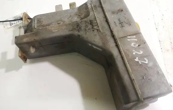 Nissan X-Trail T30 Coolant expansion tank/reservoir 