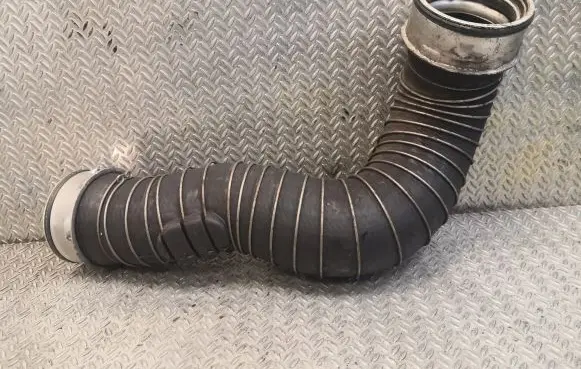 Mercedes-Benz C W203 Intercooler hose/pipe 2035280682