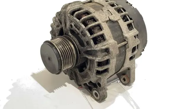 Volkswagen PASSAT B7 Generator/alternator 