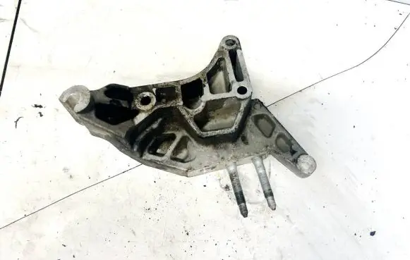 Hyundai Getz Engine mounting bracket 216702a400