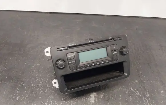 Skoda Fabia Mk2 (5J) Radio/CD/DVD/GPS head unit 5J0035152A