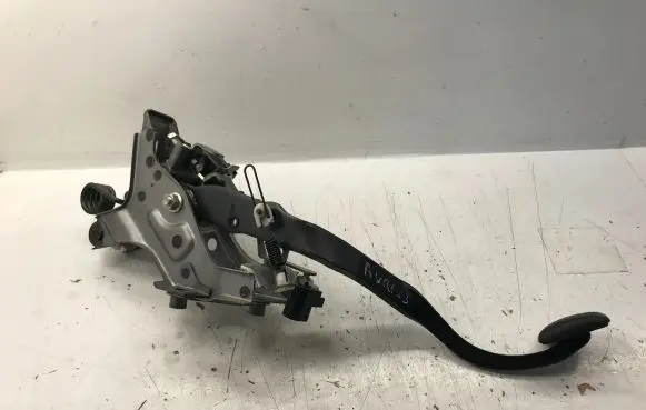 Toyota Auris 150 Clutch pedal 5510712301 3130112521