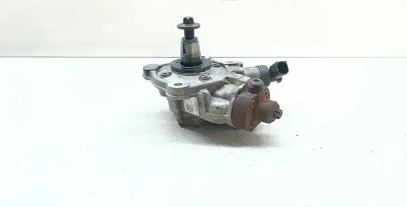 BMW X1 E84 Fuel injection high pressure pump 0445010517 7810696