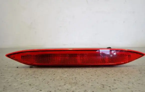Mitsubishi Colt Third/center stoplight MR957379