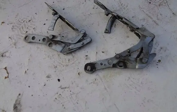 BMW X3 E83 Engine bonnet/hood hinges