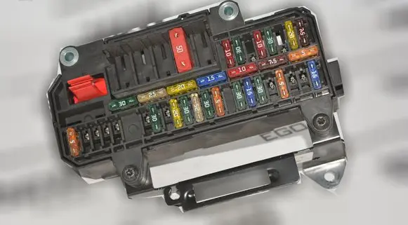 BMW 7 E65 E66 Fuse box set 6900583
