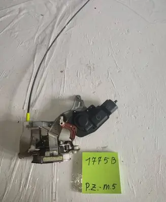 Peugeot 107 Rear door lock 1223646