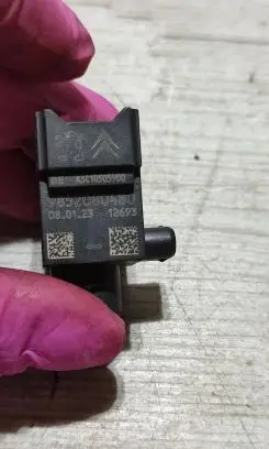 Peugeot 208 Airbag deployment crash/impact sensor 9852080480 A3C10505900