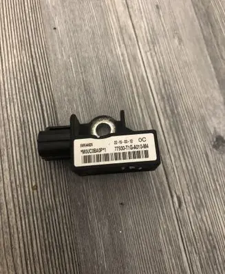 Honda CR-V Airbag deployment crash/impact sensor 77930T1GA010M4 5WK44626
