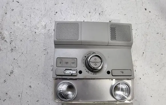 Volkswagen Golf V Front seat light 1K0947133E 1K0947105