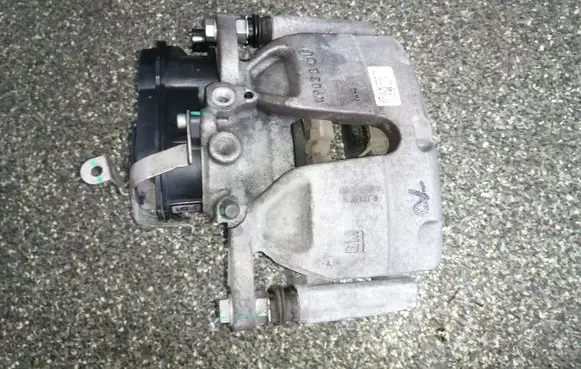 Buick Encore GX I Front brake caliper 60004752