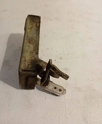 Volkswagen Golf II Front door lock 1212123