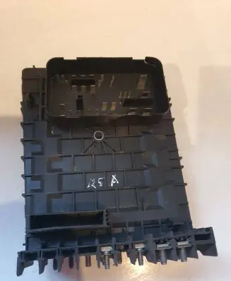 Volkswagen Golf V Fuse module 1K0937125A