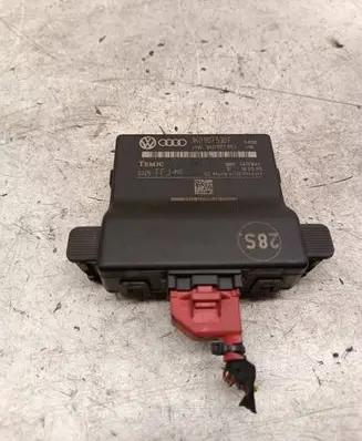 Volkswagen Golf V Gateway control module 1K0907530F 1K0907951