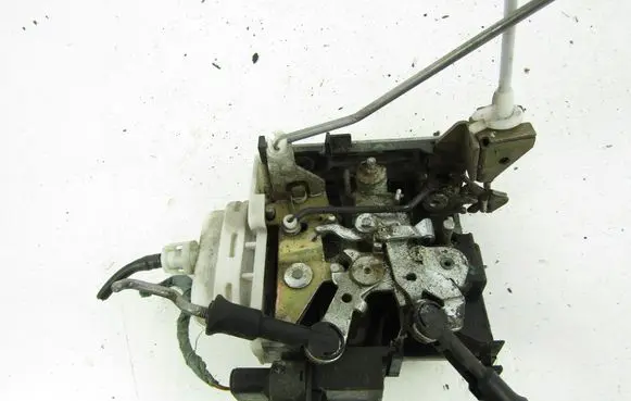Audi A3 S3 8L Front door lock 