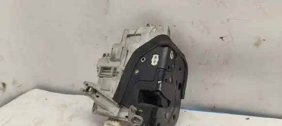 Audi A6 S6 C6 4F Front door lock 8E1837016AA