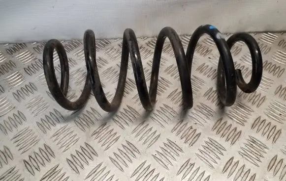 Toyota Auris E180 Rear coil spring