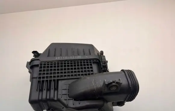 Hyundai i40 Air filter box 281103Z300