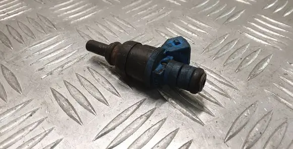 Audi A4 S4 B5 8D Fuel injector 058133551F