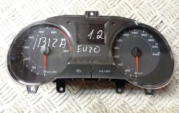 Seat Ibiza IV (6J,6P) Speedometer (instrument cluster) 6J09208002