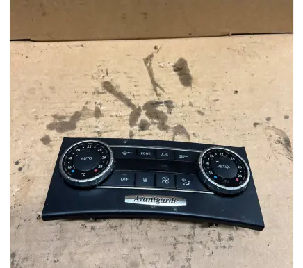 Mercedes-Benz E W211 Climate control unit A2049006608
