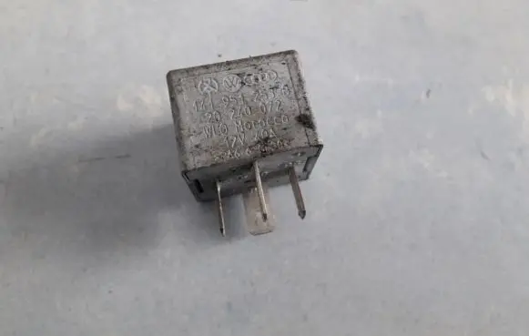 Volkswagen Golf IV Other relay 141951253B 20240072
