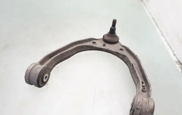 Volkswagen Touareg I Front lower control arm/wishbone 7L0407047A