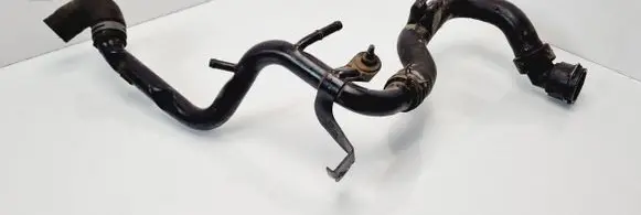 Volkswagen PASSAT B5 Engine coolant pipe/hose 038121071R