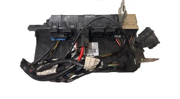 Mercedes-Benz C W203 Comfort/convenience module 2035450701 5DK00797420