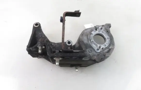 Mazda 5 Fuel pump bracket 