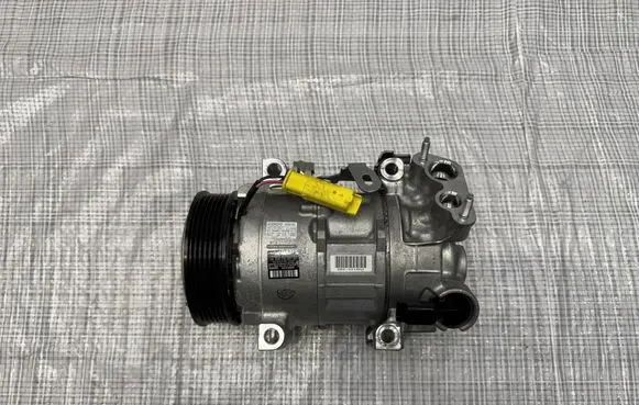 Jeep Avenger Air conditioning (A/C) compressor (pump) 9850821180