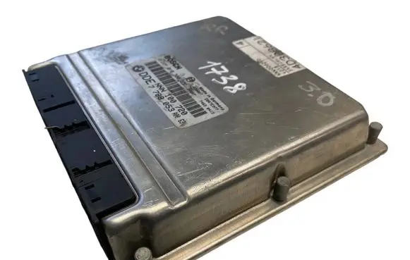 Land Rover Freelander Engine control unit/module NNN100720 7788053 0281010300