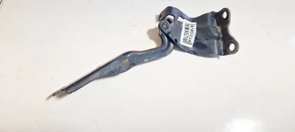 Engine bonnet/hood hinges