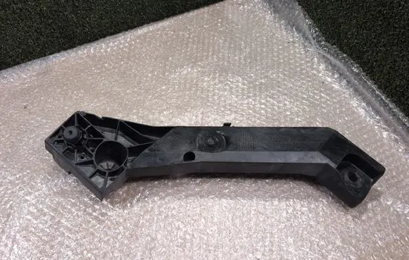 Renault Trafic III (X82) Radiator support slam panel bracket 625001299R