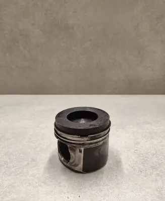 BMW 7 F01 F02 F03 F04 Piston 7812596