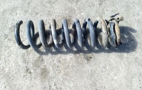 Mercedes-Benz C W202 Rear coil spring