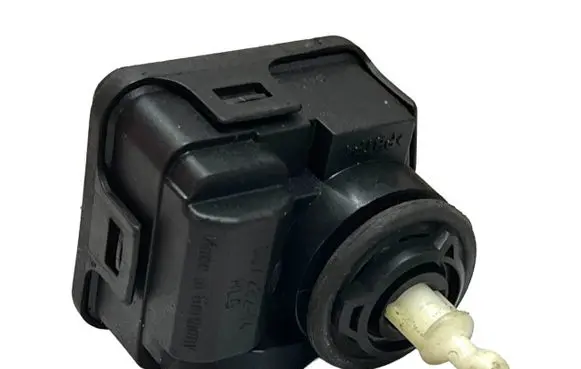 Volkswagen Golf IV Headlight level adjustment motor 4B0941235 00728214