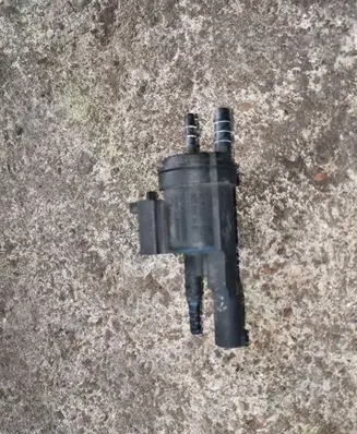 Mercedes-Benz E W211 Turbo solenoid valve 0025401497