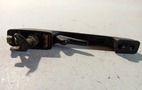 Volkswagen Golf III Front door exterior handle 522114