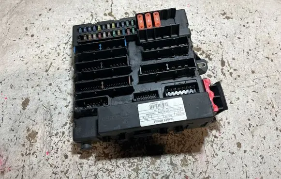 Opel Signum Fuse module 13112909 00155011 519044036