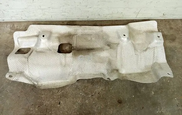 Audi Q7 4M Exhaust heat shield 4M0825661N