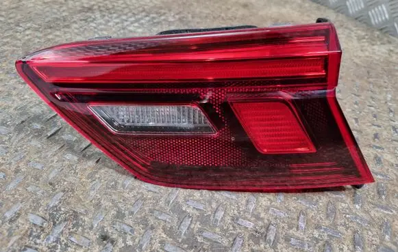 Volkswagen Tiguan Allspace Tailgate rear/tail lights 5NN945094