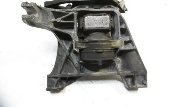 Peugeot 308 Engine mounting bracket 4A103720