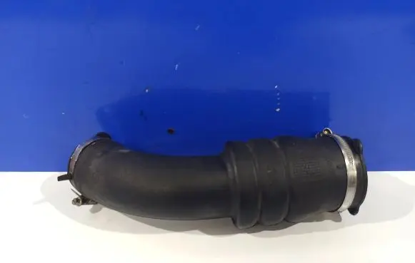 Volvo S60 Air intake hose/pipe 8692401